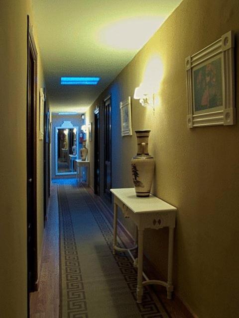 Hostal El Caballo Blanco Osuna Exteriör bild