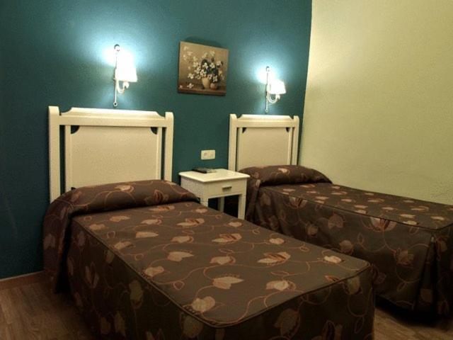 Hostal El Caballo Blanco Osuna Exteriör bild